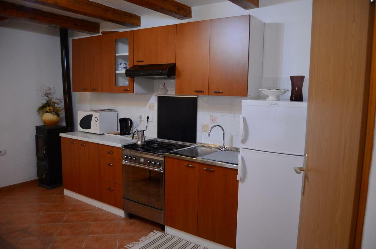 Apartment Duerose Buje Exterior photo